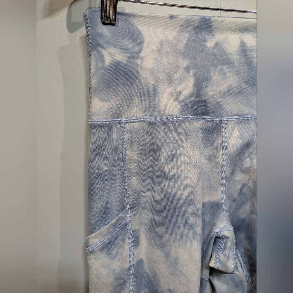 Aerie Offline Tie Dye Legging Size‎ Medium Blue White - Picture 3 of 8